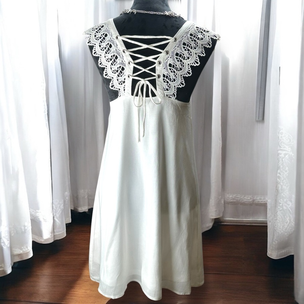 Love riche lace crochet mini Slip dress size S White Laceup  Butterfly Whimsical - Picture 4 of 7